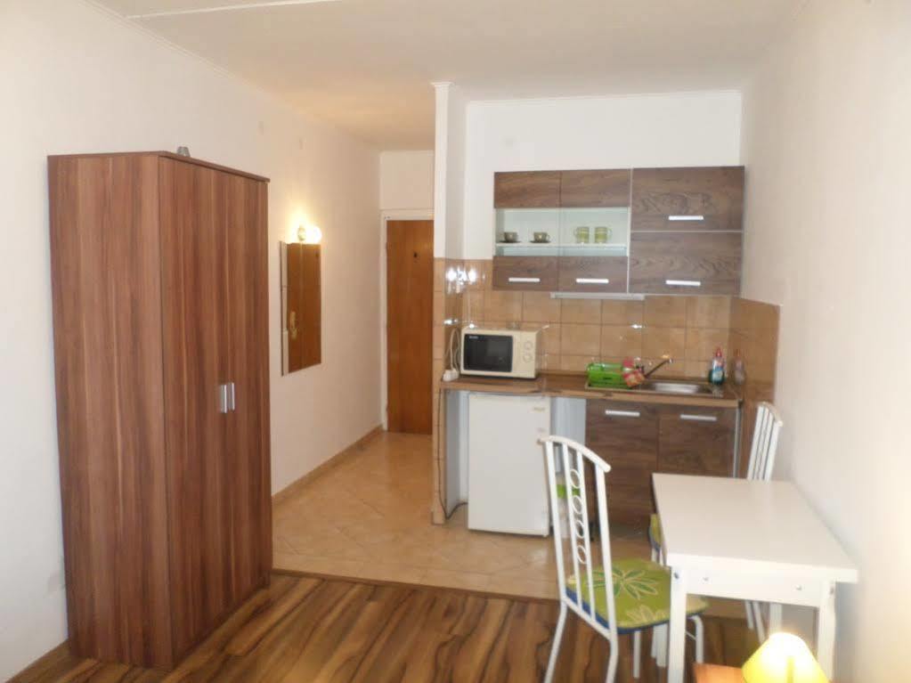 Apartments Leslie Βουδαπέστη Εξωτερικό φωτογραφία