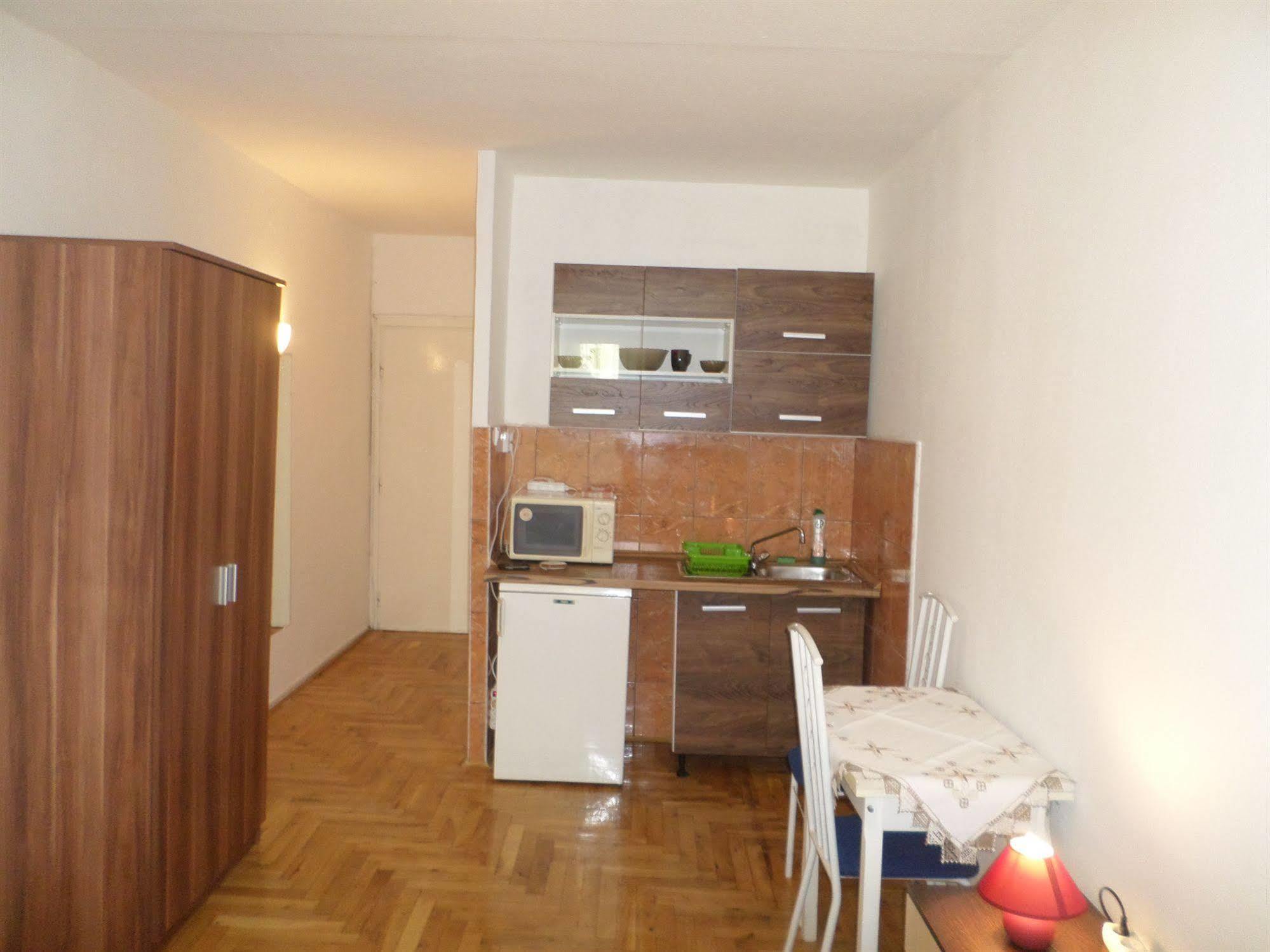 Apartments Leslie Βουδαπέστη Εξωτερικό φωτογραφία