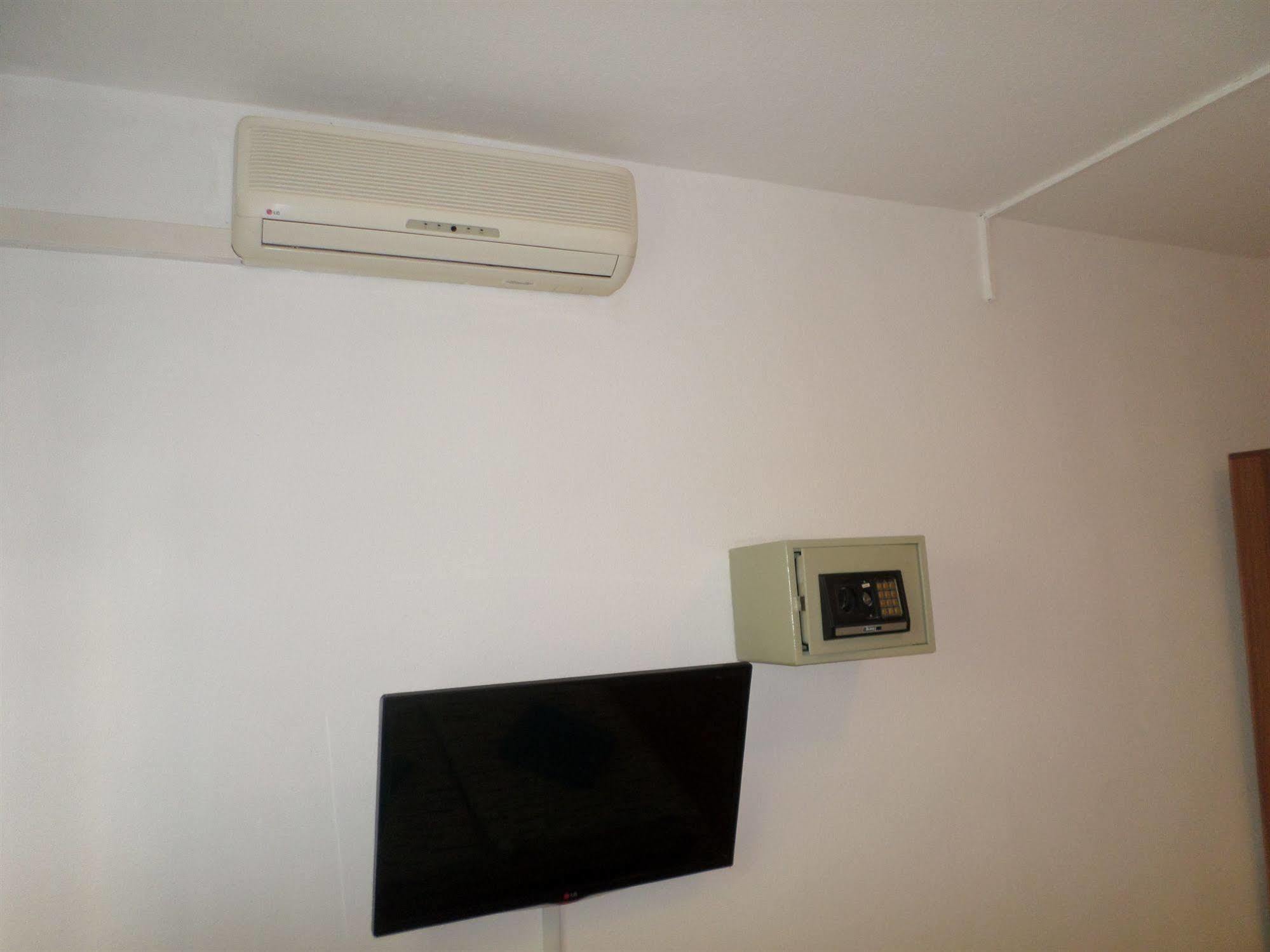 Apartments Leslie Βουδαπέστη Εξωτερικό φωτογραφία